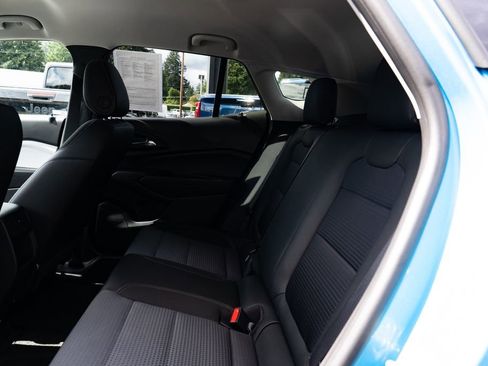 Used 2025 Chevrolet Trax LT FWD image 25