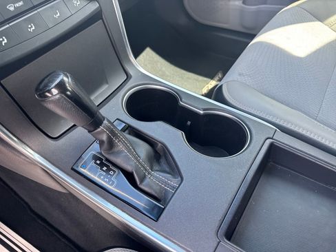 Used 2017 Toyota Camry SE w/ Moonroof Package image 22