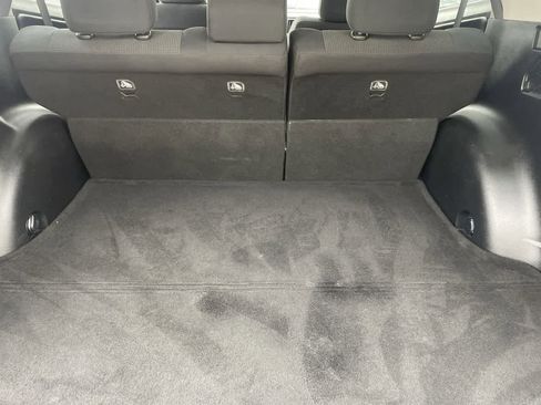 Used 2018 Toyota RAV4 XLE FWD image 17