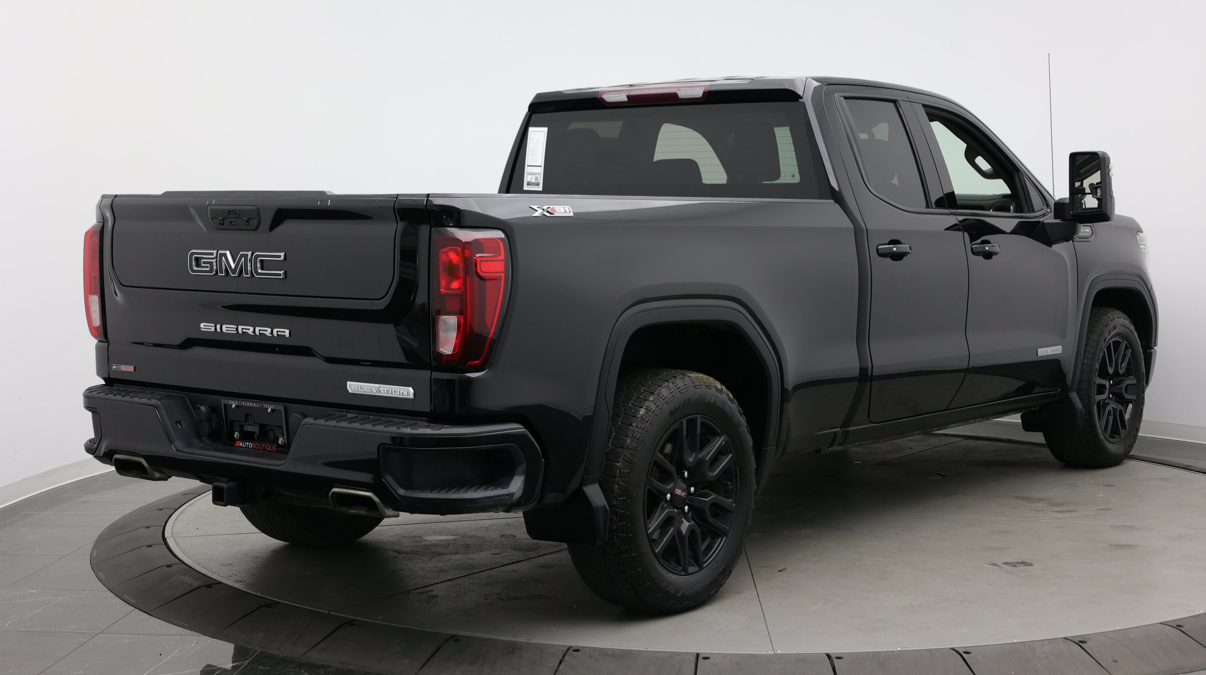 Used 2022 GMC Sierra 1500 Elevation w/ X31 Off-Road Package AWD/4WD image 6