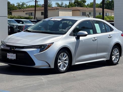 Used 2025 Toyota Corolla LE w/ LE Premium Package FWD image 10