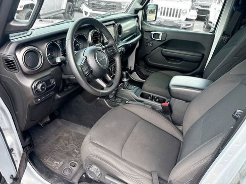 Used 2023 Jeep Wrangler Unlimited w/ Cold Weather Group image 25