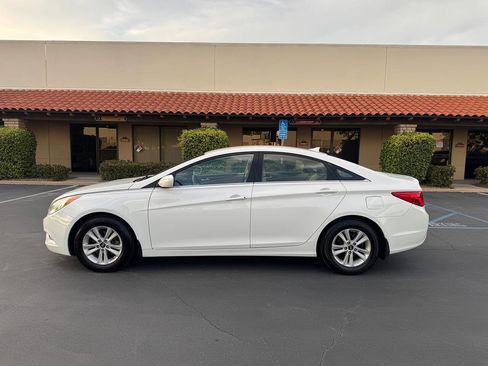 Used 2013 Hyundai Sonata GLS FWD image 2