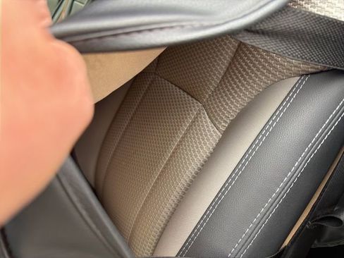 Used 2020 Subaru Forester Premium AWD/4WD image 9