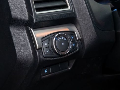 Used 2018 Ford Explorer XLT w/ Equipment Group 201A image 21