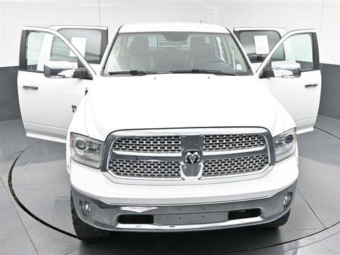 Used 2018 RAM 1500 Laramie image 39