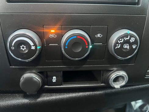 Used 2013 Chevrolet Silverado 1500 LT image 33