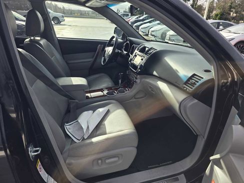 Used 2013 Toyota Highlander Limited image 11