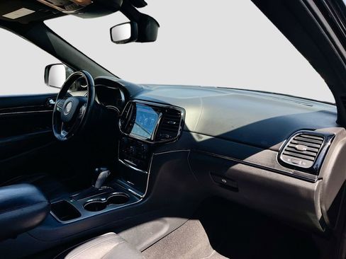 Used 2019 Jeep Grand Cherokee Overland RWD image 29