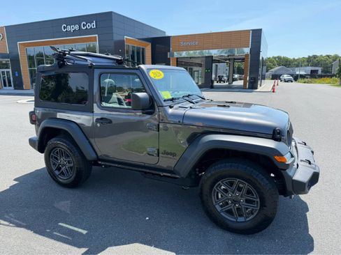 Used 2026 Jeep Wrangler Sport AWD/4WD image 2