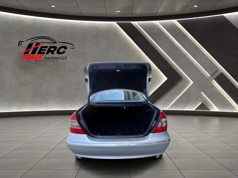 Used 2008 Mercedes-Benz E 350 Sedan image 51
