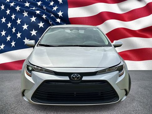 Used 2024 Toyota Corolla LE FWD image 3