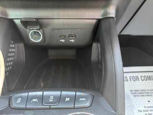 Used 2025 Chevrolet TrailBlazer LT AWD/4WD image 25