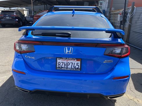 Used 2022 Honda Civic Sport Touring image 9