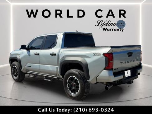 Used 2025 Toyota Tacoma TRD Off-Road AWD/4WD image 5