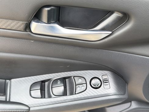 Certified 2025 Nissan Altima 2.5 SV FWD image 22