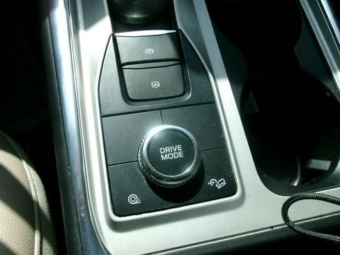 Used 2022 Ford Explorer Limited AWD/4WD image 17