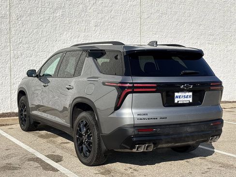 Used 2026 Chevrolet Traverse LT w/ Midnight/Sport Edition image 11