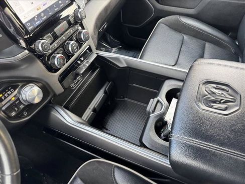 Used 2024 RAM 1500 Laramie AWD/4WD image 17