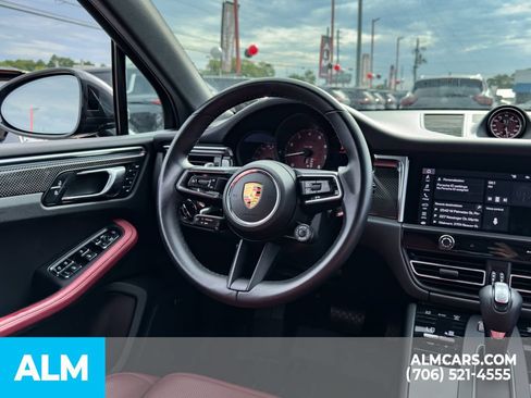 Used 2022 Porsche Macan AWD/4WD image 21