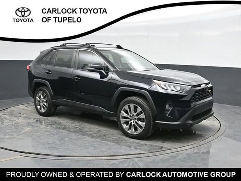 Used 2021 Toyota RAV4 XLE Premium image 5
