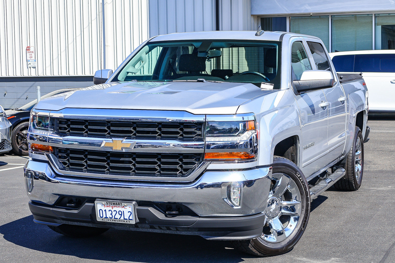 Used 2018 Chevrolet Silverado 1500 LT w/ LT Eassist Package AWD/4WD image 1