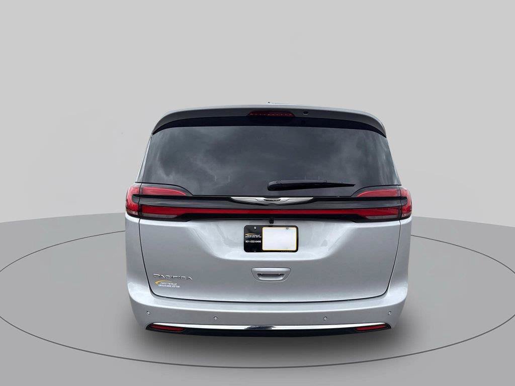 New 2026 Chrysler Pacifica Select FWD image 4
