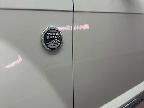 Used 2005 Jeep Grand Cherokee Limited image 41