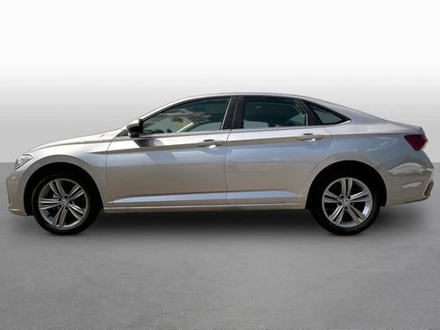 Used 2024 Volkswagen Jetta SE FWD image 4
