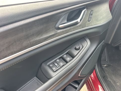 New 2026 Jeep Grand Cherokee L Limited AWD/4WD image 17