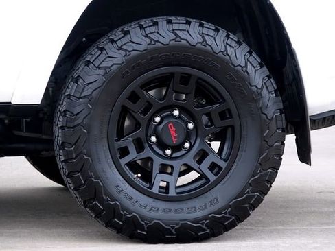 Used 2019 Toyota 4Runner TRD Off-Road Premium image 38