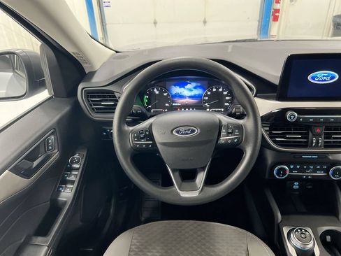 Used 2022 Ford Escape SE FWD image 11