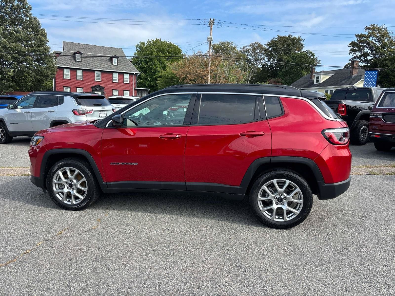 Certified 2025 Jeep Compass Limited AWD/4WD image 6