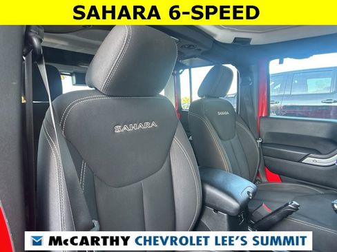 Used 2018 Jeep Wrangler Unlimited Sahara w/ Dual Top Group image 41