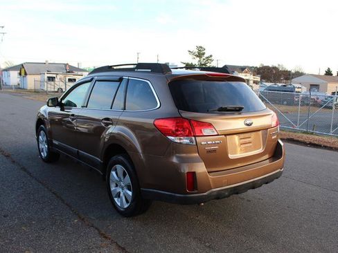 Used 2011 Subaru Outback 2.5i Premium image 5