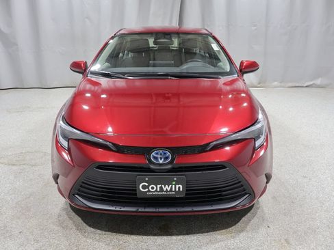 Used 2025 Toyota Corolla LE FWD image 8