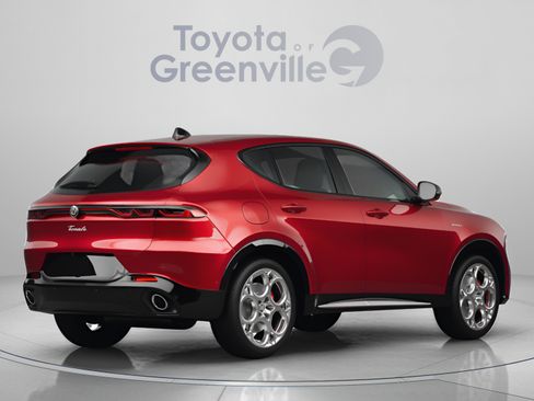 Used 2024 Alfa Romeo Tonale Veloce w/ Active Assist Package AWD/4WD image 4