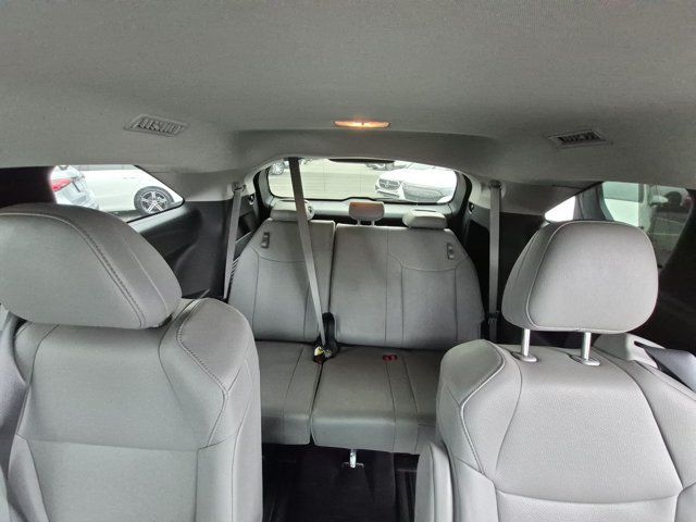 Used 2025 Toyota Sienna XLE AWD/4WD image 19