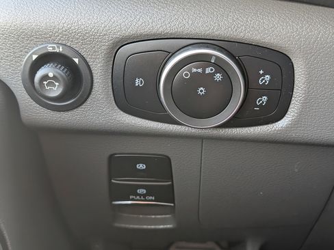 Used 2025 Ford Transit 350 XLT RWD image 9
