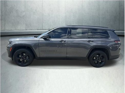 Used 2023 Jeep Grand Cherokee L Laredo AWD/4WD image 2