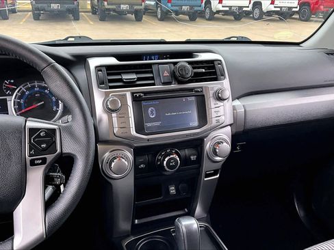 Used 2017 Toyota 4Runner SR5 image 6