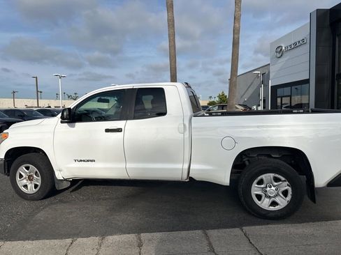 Used 2015 Toyota Tundra SR5 w/ Tow Package image 9