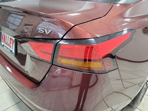 Used 2024 Nissan Altima 2.5 SV image 8