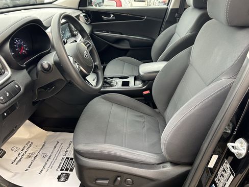 Used 2019 Kia Sorento LX image 15