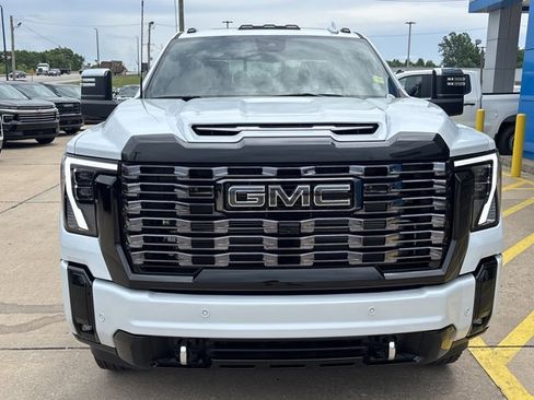 New 2026 GMC Sierra 3500 Denali Ultimate AWD/4WD image 11