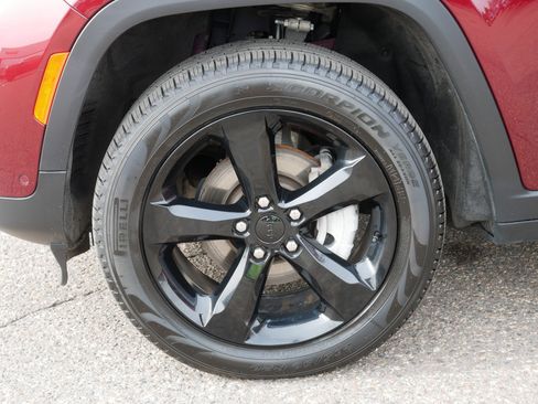 Used 2025 Jeep Grand Cherokee Limited w/ Luxury Tech Group II image 15