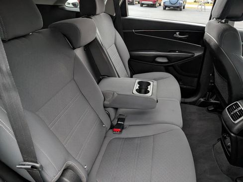 Used 2016 Kia Sorento FWD image 23