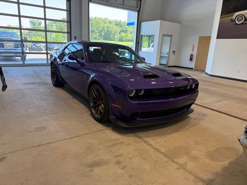 Used 2023 Dodge Challenger SRT Hellcat RWD image 6