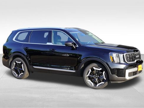 Certified 2024 Kia Telluride EX w/ EX Captain's Chair Package AWD/4WD image 2