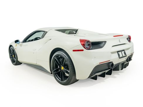 Used 2018 Ferrari 488 Spider RWD image 4